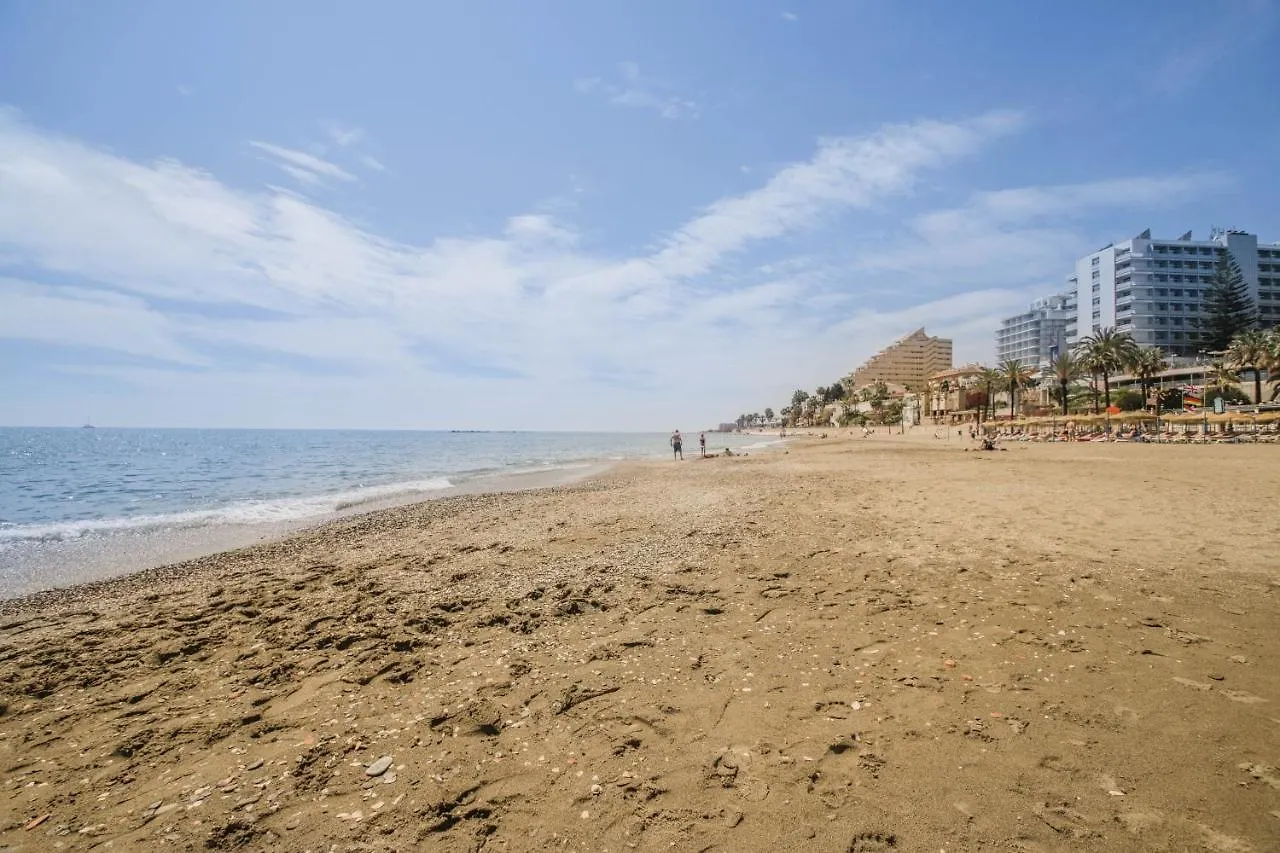 Apartamento Excepcional Duplex al lado de la playa y con vistas al mar Benalmádena 0*,