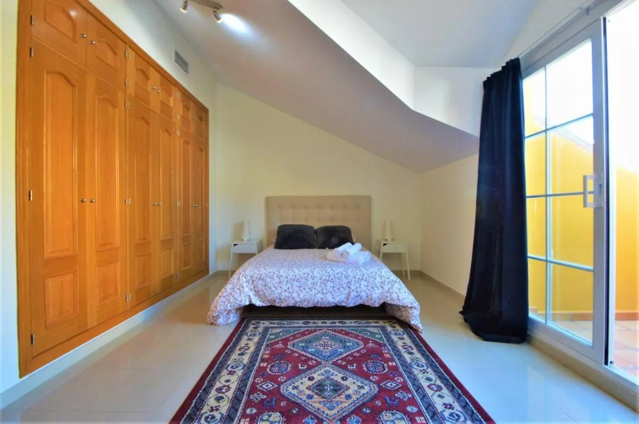 Apartamento Excepcional Duplex al lado de la playa y con vistas al mar Benalmádena España